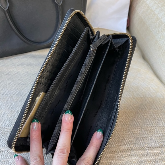 MICHAEL KORS Purse and Wallet Set - Picture 3 of 3